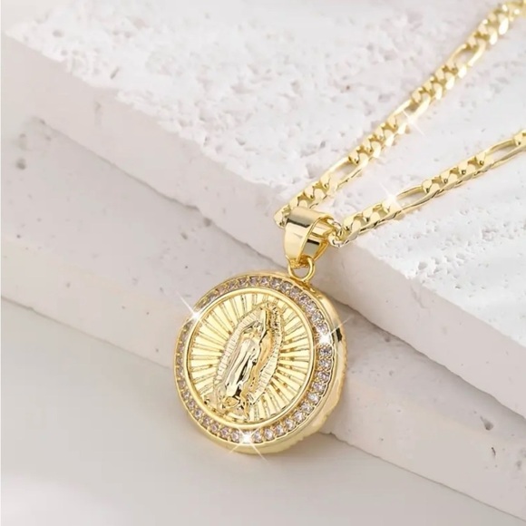 Jewelry - 14k gold plate copper elegant gold Pendant Necklace , Virgen de Guadalupe ..